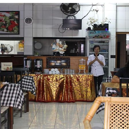Vaccinated Staff - Oyo 3523 Gong Corner Homestay كوتا المظهر الخارجي الصورة