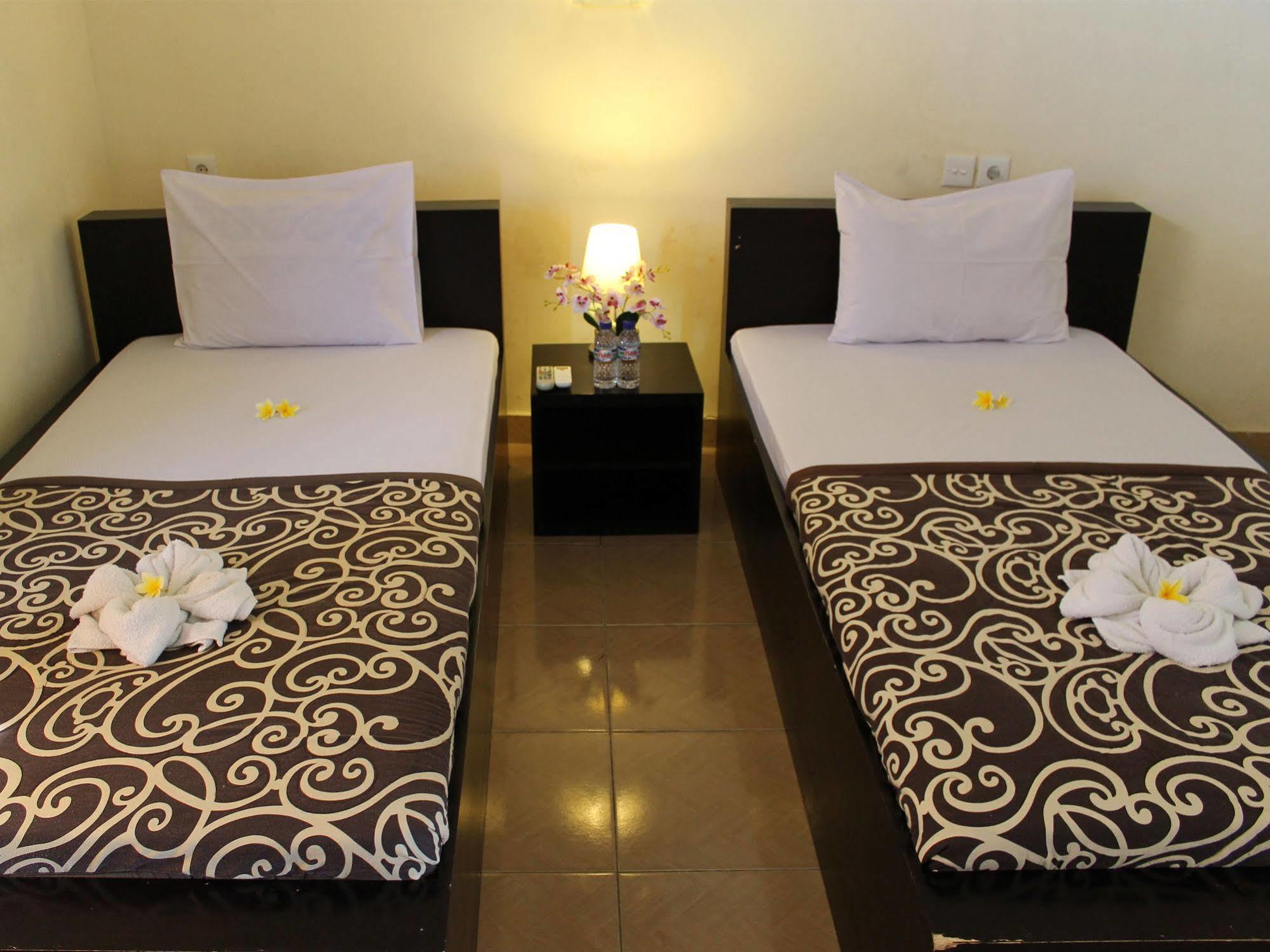 Vaccinated Staff - Oyo 3523 Gong Corner Homestay كوتا المظهر الخارجي الصورة