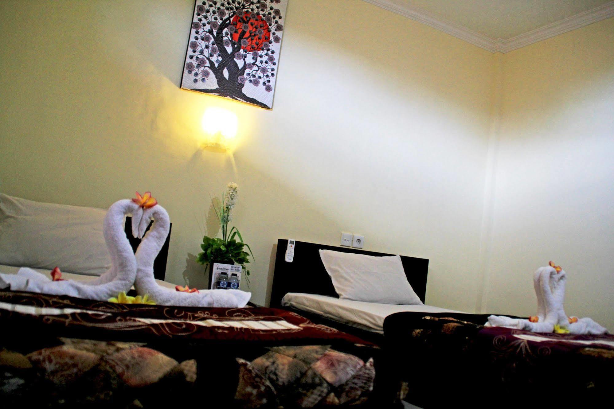 Vaccinated Staff - Oyo 3523 Gong Corner Homestay كوتا المظهر الخارجي الصورة